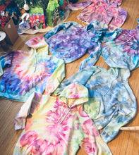 Load image into Gallery viewer, Grateful Fred tie dye